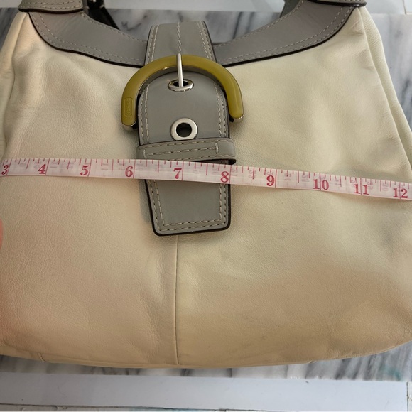 Coach White And Gray Soho  Lynn Hobo, Leather Shoulder Bag EUC with COA - Picture 13 of 16